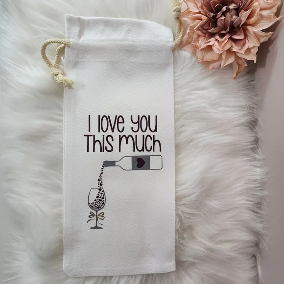 White Wine Bottle Gift Bag with Heart And Bow Ribbon Design - Picture 1 of 5